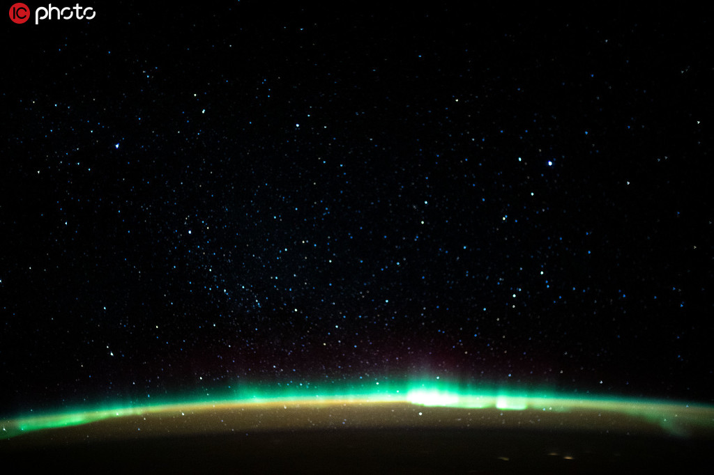壮观绚丽！从国际空间站看极光和大气辉光【4】