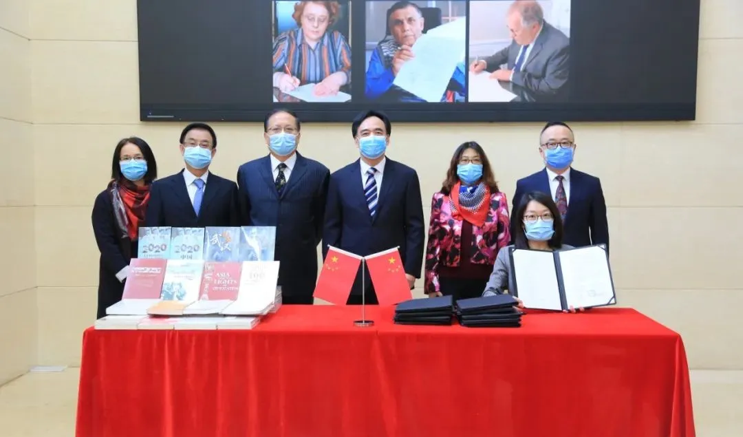 外文出版社抗击疫情及中国主题图书完成国际合作“云签约”