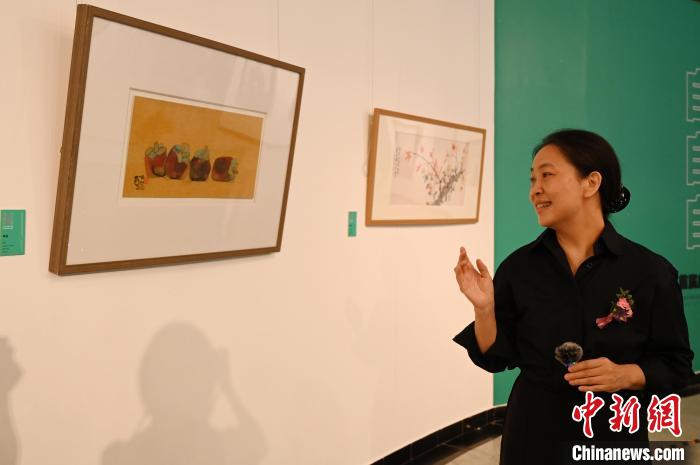 首届广东省女画家协会优秀作品展在广州开幕